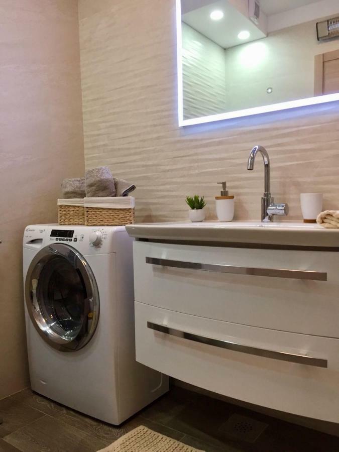Sunset Apartment With A Private Yard At Medulin Riviera Dış mekan fotoğraf